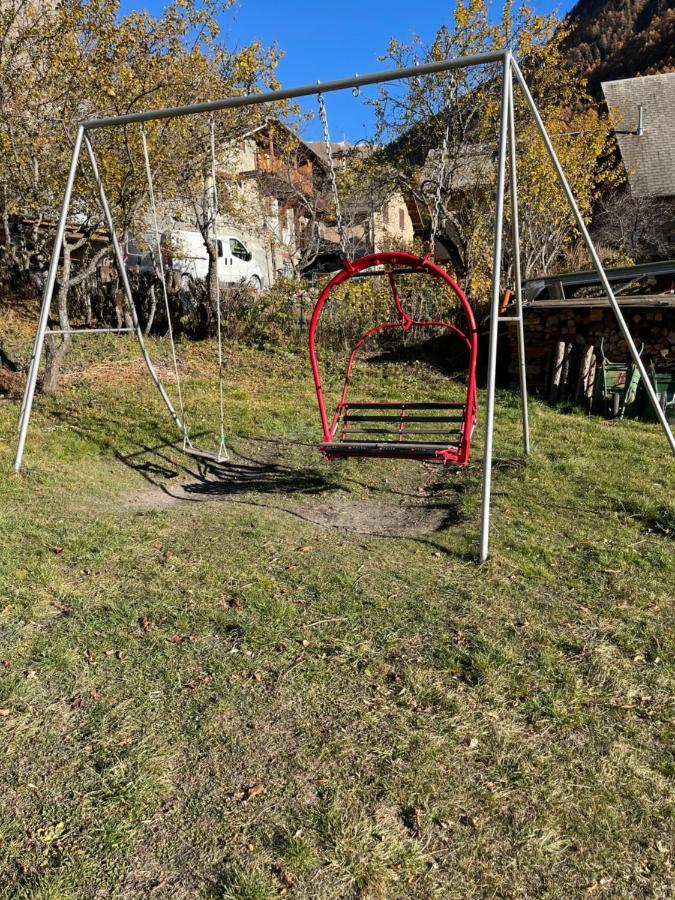 Le Chal Heureux Bel Appartement Dans Vieille Ferme De Montagne Renovee Les Orres Exterior photo
