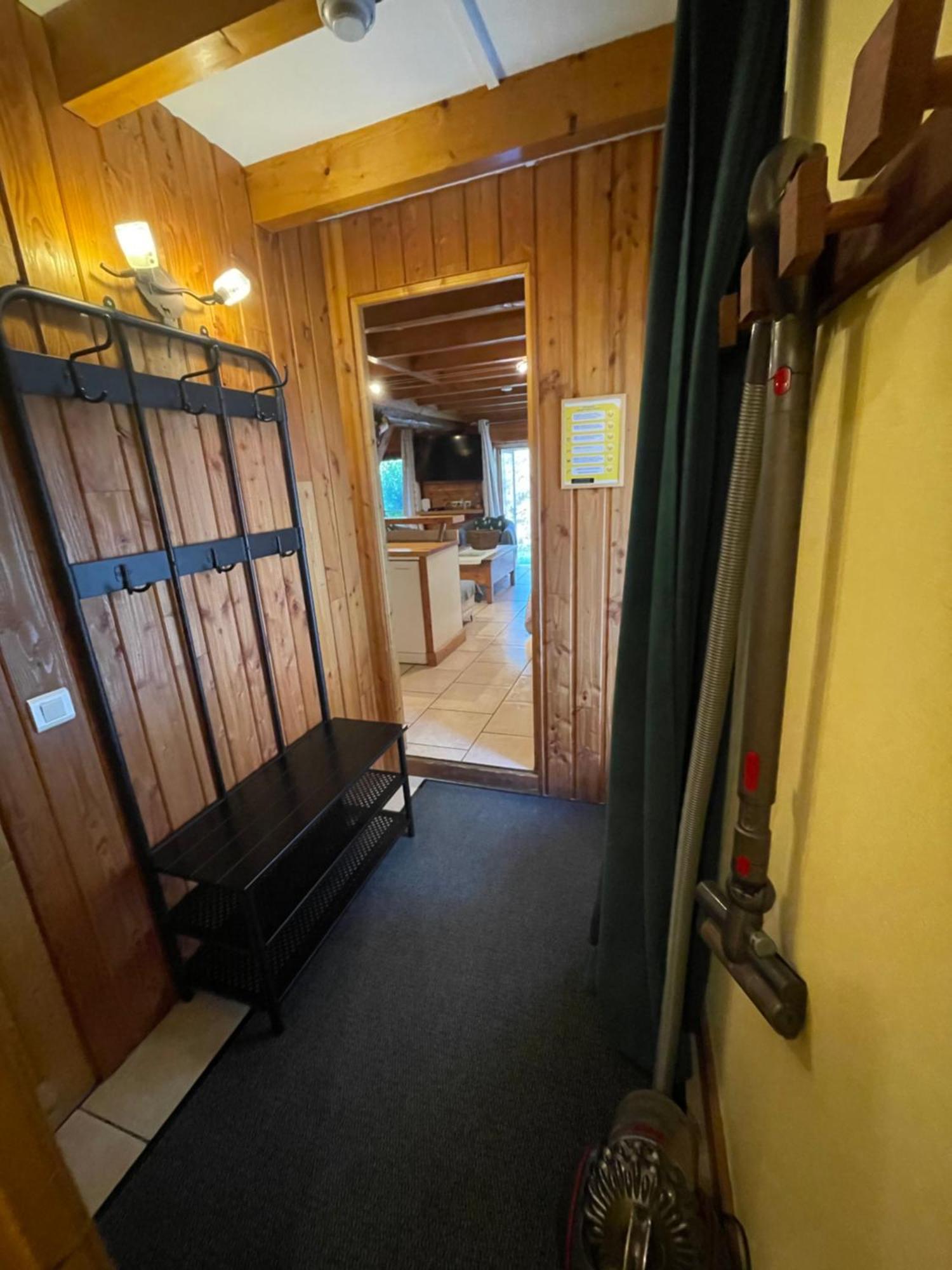 Le Chal Heureux Bel Appartement Dans Vieille Ferme De Montagne Renovee Les Orres Exterior photo
