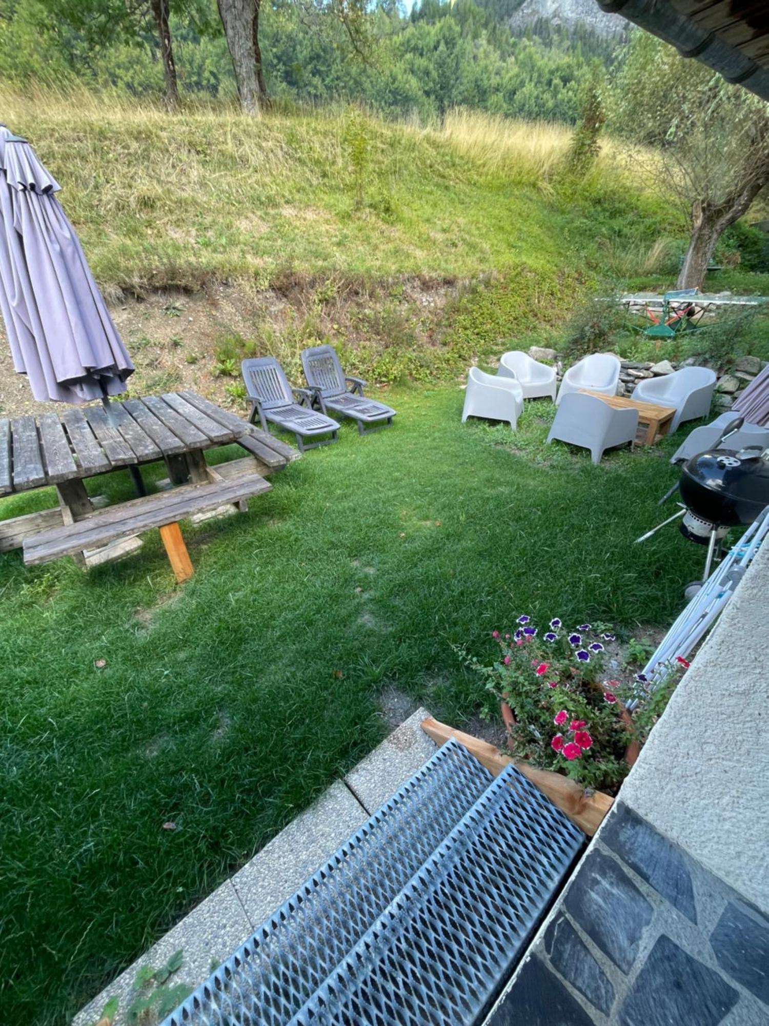 Le Chal Heureux Bel Appartement Dans Vieille Ferme De Montagne Renovee Les Orres Exterior photo